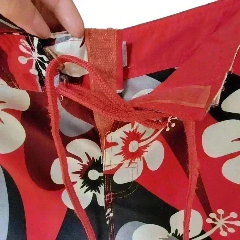 Shaka Surfwear Men's Red & White Hawaiian Swim Board Shorts/ Size 40 Waist - Picture 4 of 8